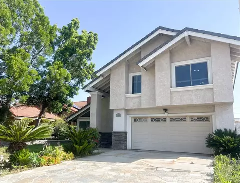 10 Bluff Point Ct, Phillips Ranch, CA 91766