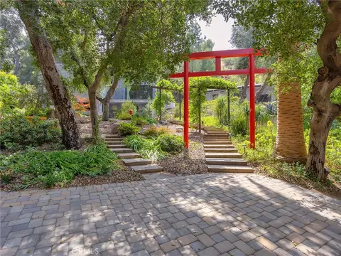 Exterior - 7580 Mcgroarty Ter, Tujunga, CA 91042 photo 7 of 20