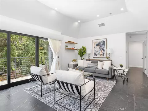 Living - 7580 Mcgroarty Ter, Tujunga, CA 91042 photo 2 of 7