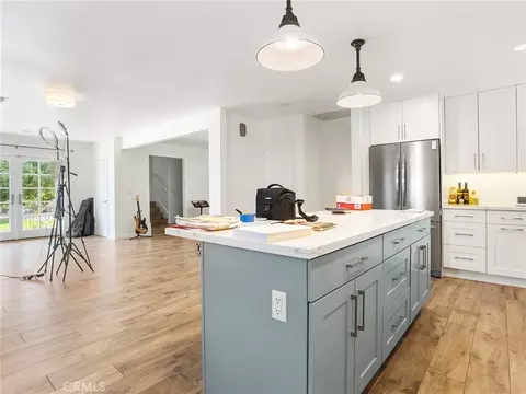 Kitchen - 7580 Mcgroarty Ter, Tujunga, CA 91042 photo 6 of 9