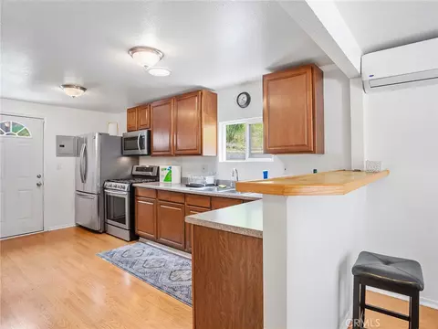 Kitchen - 7580 Mcgroarty Ter, Tujunga, CA 91042 photo 9 of 9