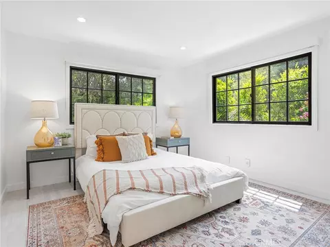 Bedroom - 7580 Mcgroarty Ter, Tujunga, CA 91042 photo 4 of 7