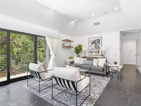 Living - 7580 Mcgroarty Ter, Tujunga, CA 91042 photo 2 of 7