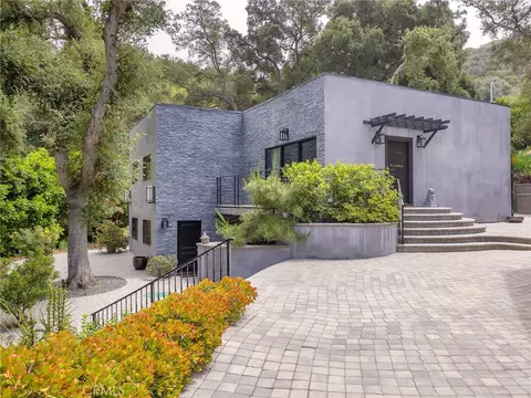 Exterior - 7580 Mcgroarty Ter, Tujunga, CA 91042 photo 2 of 20