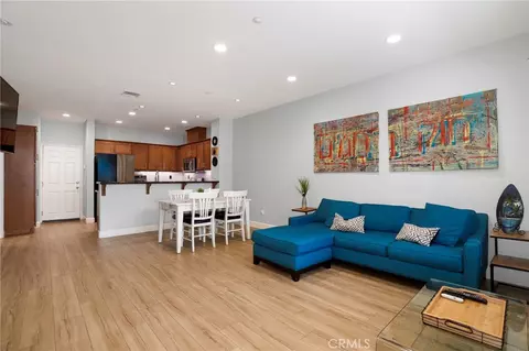 330 Harbor Breeze Dr, Port Hueneme, CA 93041