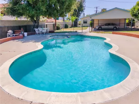 921 Elmwood Ave, Burbank, CA 91501