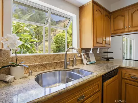 10087 Sully Dr, Sun Valley, CA 91352 photo 12