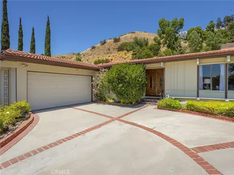 10087 Sully Dr, Sun Valley, CA 91352 photo 3