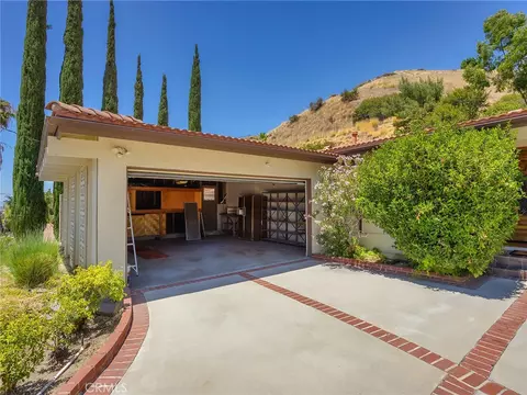 10087 Sully Dr, Sun Valley, CA 91352 photo 5