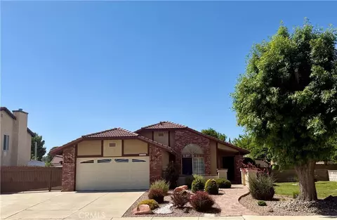 3326 Denise St, Lancaster, CA 93536