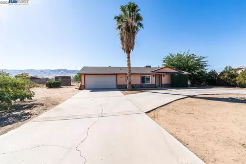 Exterior - 21019 Rambling, Apple Valley, CA 92308 photo 1 of 3