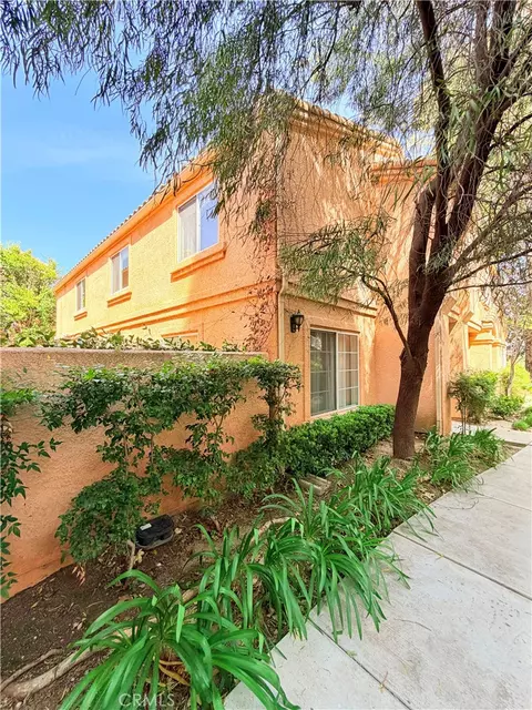 25152 Steinbeck #B, Stevenson Ranch, CA 91381