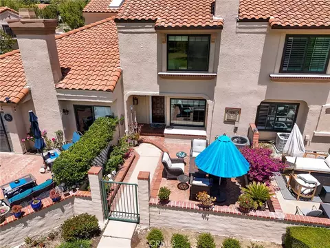 334 Country Clb #C, Simi Valley, CA 93065