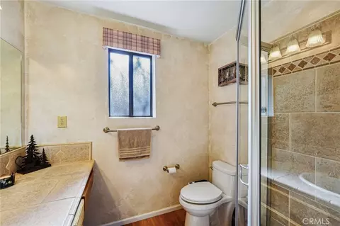 Bath - 1847 Thrush Rd, Wrightwood, CA 92397 photo 2 of 3