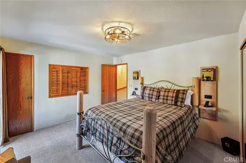 Bedroom - 1847 Thrush Rd, Wrightwood, CA 92397 photo 3 of 4
