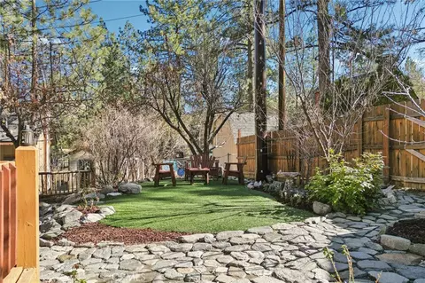 Exterior - 1847 Thrush Rd, Wrightwood, CA 92397 photo 7 of 9