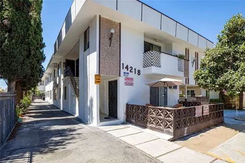 14218 Sylvan St, Sherman Oaks, CA 91401