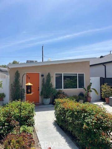 117 N Whitnall Hwy, Burbank, CA 91505
