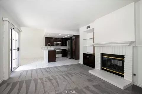 Living - 617 Sedgeworth Ct, Simi Valley, CA 93065 photo 5 of 7