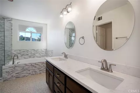 Bath - 617 Sedgeworth Ct, Simi Valley, CA 93065 photo 2 of 4