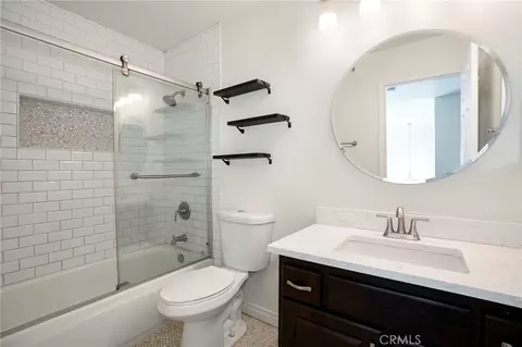 Bath - 617 Sedgeworth Ct, Simi Valley, CA 93065 photo 4 of 4