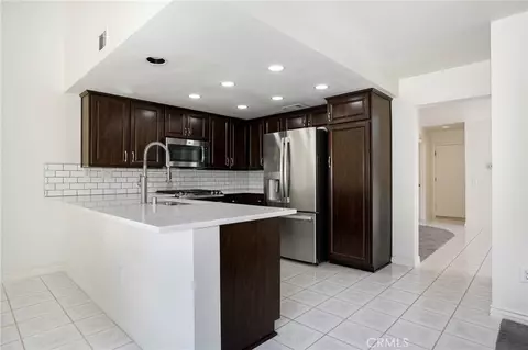 Kitchen - 617 Sedgeworth Ct, Simi Valley, CA 93065 photo 3 of 3