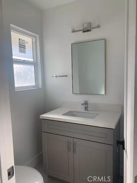 Bath - 5340 S J, Oxnard, CA 93033 photo 4 of 4