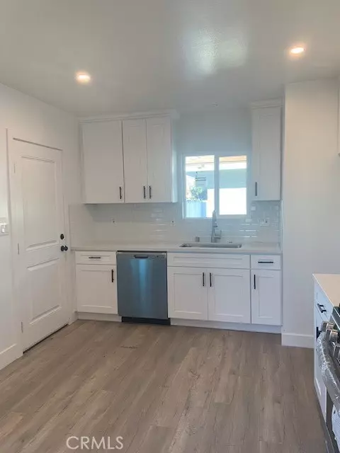 Kitchen - 5340 S J, Oxnard, CA 93033 photo 3 of 4