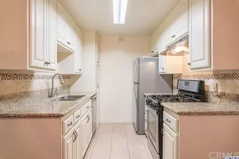 601 E Orange Grv #103, Burbank, CA 91501