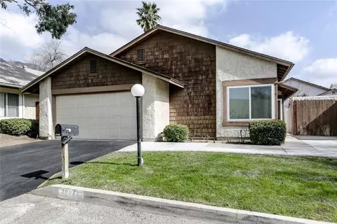 14071 Fenton Ln, Sylmar, CA 91342
