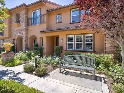 28457 Herrera St, Valencia, CA 91354