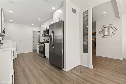 Entry Way - 9862 Cabanas, Tujunga, CA 91042 photo 4 of 6