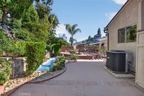 Exterior - 9862 Cabanas, Tujunga, CA 91042 photo 19 of 27