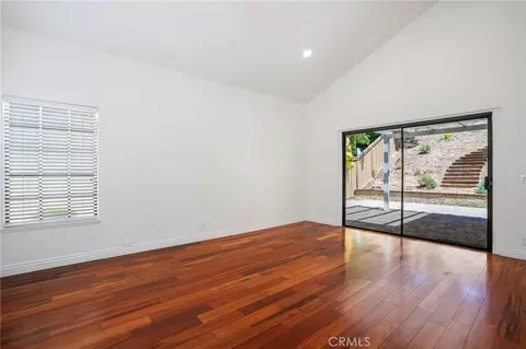 Living - 6820 Eaglehaven Ln, Oak Park, CA 91377 photo 2 of 7