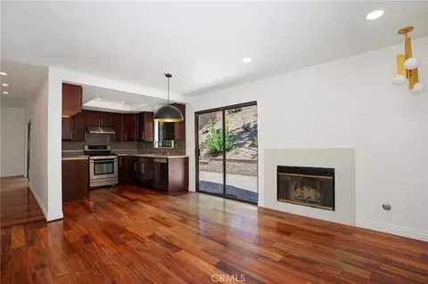 Living - 6820 Eaglehaven Ln, Oak Park, CA 91377 photo 7 of 7