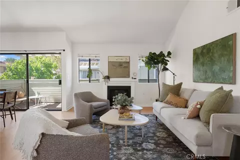 22133 Burbank Blvd Ave #5, Woodland Hills, CA 91367