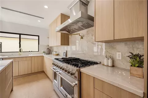 Kitchen - 2316 N Parish, Burbank, CA 91504 photo 3 of 7
