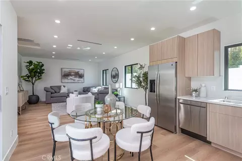 Dining - 2316 N Parish, Burbank, CA 91504 photo 4 of 6