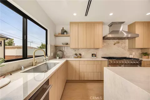 Kitchen - 2316 N Parish, Burbank, CA 91504 photo 1 of 7