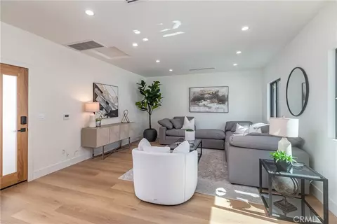 Living - 2316 N Parish, Burbank, CA 91504 photo 3 of 5
