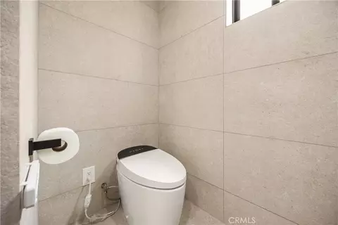 Bath - 2316 N Parish, Burbank, CA 91504 photo 6 of 10