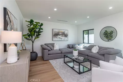 Living - 2316 N Parish, Burbank, CA 91504 photo 4 of 5