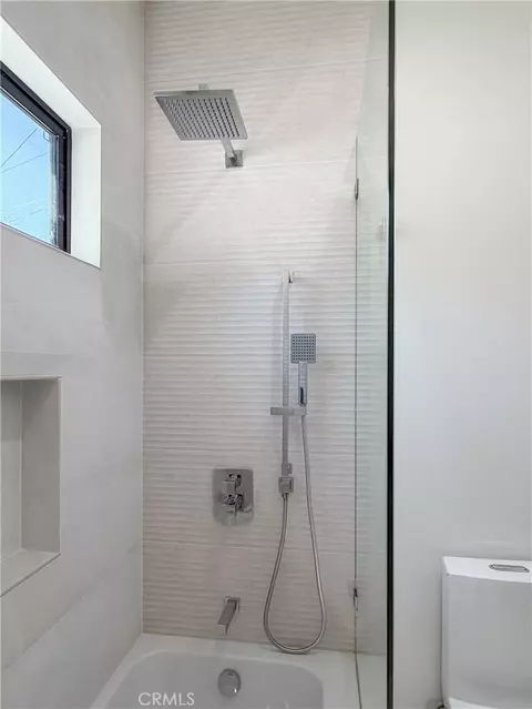 Bath - 2316 N Parish, Burbank, CA 91504 photo 10 of 10