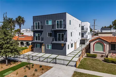 2010 S Dunsmuir, Los Angeles, CA 90016