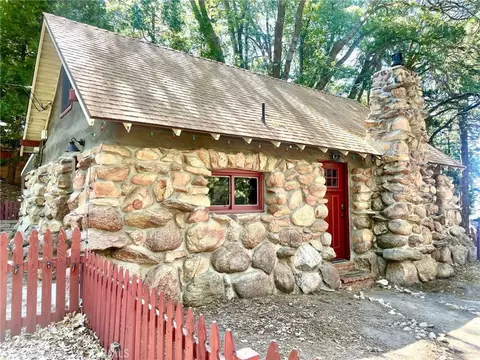 2775 View, Running Springs, CA 92382