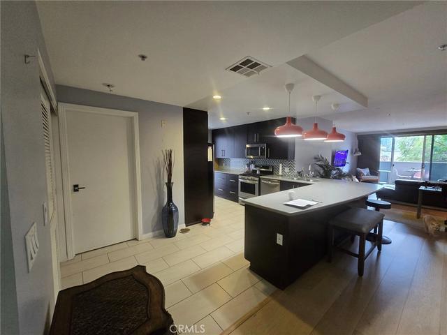 540 S Kenmore Ave #203, Los Angeles, CA 90020