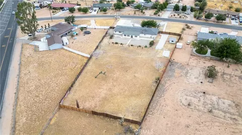 View/Area - 13755 Mohawk Rd, Apple Valley, CA 92307 photo 3 of 9