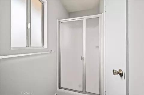 Bath - 13755 Mohawk Rd, Apple Valley, CA 92307 photo 2 of 5