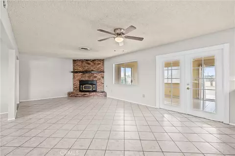 Living - 13755 Mohawk Rd, Apple Valley, CA 92307 photo 4 of 9