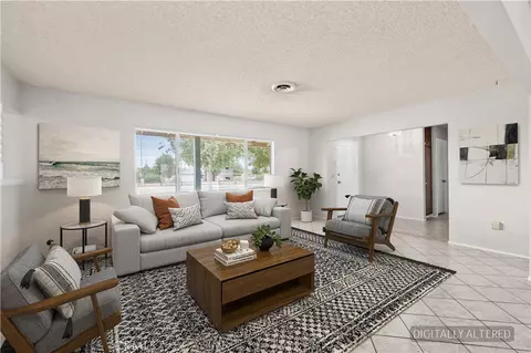 Living - 13755 Mohawk Rd, Apple Valley, CA 92307 photo 2 of 9